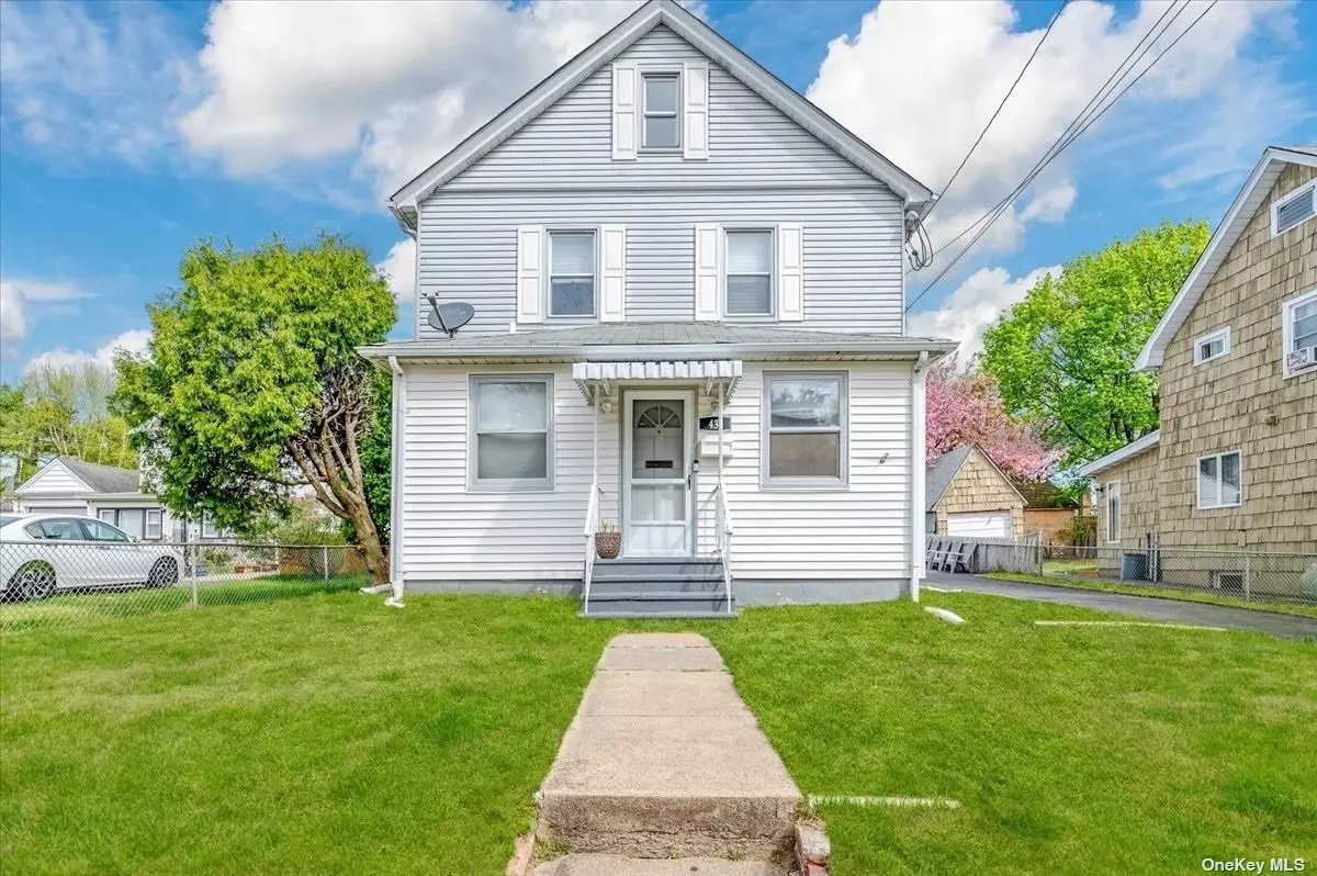 Welcome to this Newly Renovated Colonial In The Heart of Great Neck, Close to All. Featuring Living Rm, Den, Dining Rm, New EIK, Hardwood Flooring, 3 Bedrooms and 1.5 Renovated Bathrooms. 3rd Floor Attic w/Potential to Add A Bedroom and Bathroom. Full Finished Basement W/Laundry Rm. Ideal For Family Living and Entertaining.