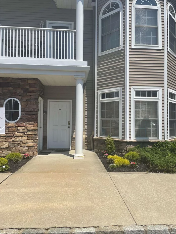 Beautiful first floor unit in deer park. This is a condominium complex with a wonderful community room and outdoor patio area. 2 bed 2 bath with a large open kitchen and living room. Washer and dryer in unit