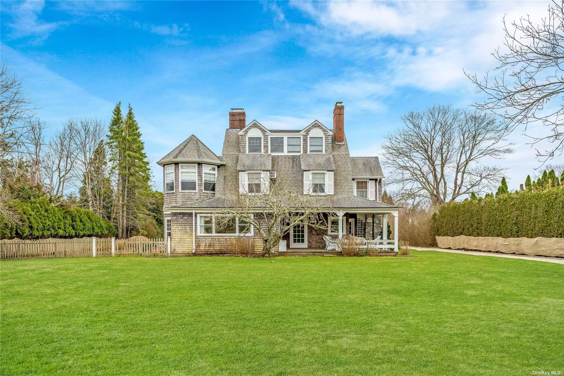 tart your summer in a classic Quogue house with plenty of room for guests. This house has ten bedrooms with a bedroom on the first floor and a heated pool and large front yard; walk to the village and Bike to the beach in minutes.