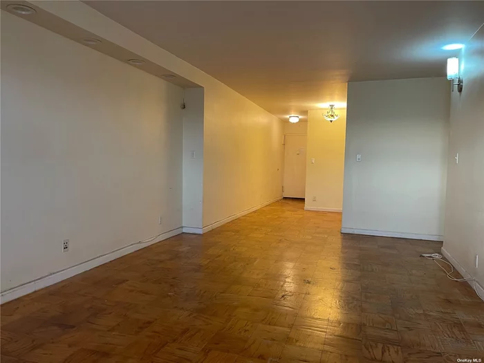 Great location in downtown Flushing, close to all. 3 beds. 1.5 bath, walk-in closet, balcony, with central AC and water purifier installed in unit. Landlord requires fully background check, income at least 40X vs. rent, credit 700 or above