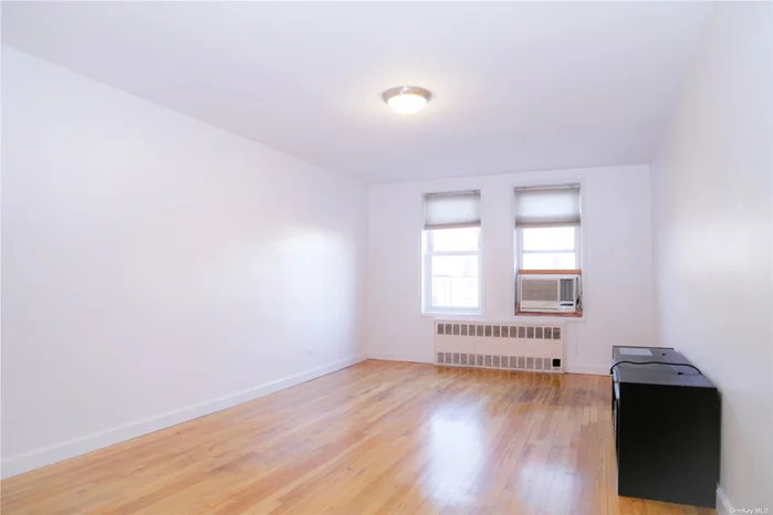 GREAT LOCATION !!! HEART OF DOWNTOWN FLUSHING. GOOD CONDITION, MOVE-IN READY. LARGE 1 BEDROOM UNIT WITH HUGE LIVING ROOM. APX 750 SQFT LIVABLE. HOA $758 COVERS EVERYTHING BUT ELECTRICITY. CLOSE TO ALL. Laundry in Building. GARAGE PARKING IS AVAILABLE FOR $220/MONTH ( WAITING LIST). STORAGE ROOM AVAILABLE. SOLD AS IS . All Information Is Deemed Reliable But Is Not Guaranteed. Buyer Is Advised To Verify The Accuracy Of All Information Independently. CASH BUYER ONLY.
