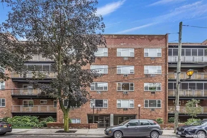 Sponsor Unit, No board approval needed. Spacious 1 bedroom 1.5 bath apartment, 1150 SF. Private outdoor terrace. Large L shaped LR/DR with slider doors. Lots of closet room. Laundry room in building. Easy parking and close to public transportation, LIRR, restaurants, shopping and entertainment.