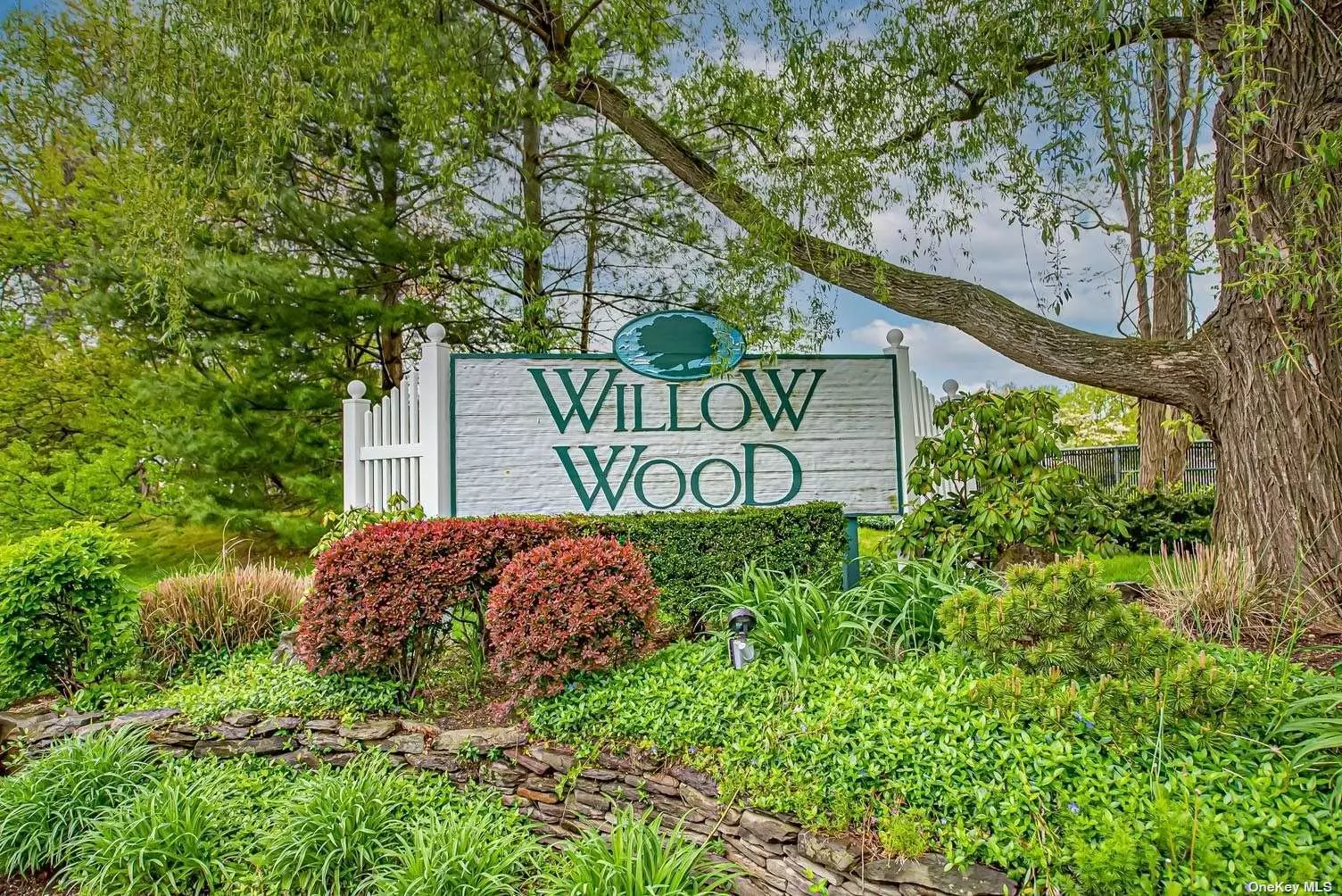 Carefree living can be yours in the serene setting of the Willow Wood Community. This Applewood Townhome model features Front Porch, 2-Story Entry foyer that leads to the open flow of the LR w/ Gas FPL and Dining Room, EIK with granite and SS appls, 1/2 Bath. Upper Level features an OVERSIZED (Approx 19x20) MBR Suite w/ MBTH & walk-in closets, 2nd BR, Full Bath. Sliders lead to fenced Patio overlooking lush landscaped common area. Crown Moldings, Pull down Attic, CAC, GAS Heat, 1 Car Garage. Ammenities: Clubhouse, Pool & Gym. HOA includes: water, trash collection, ground care, snow removal, basic cable