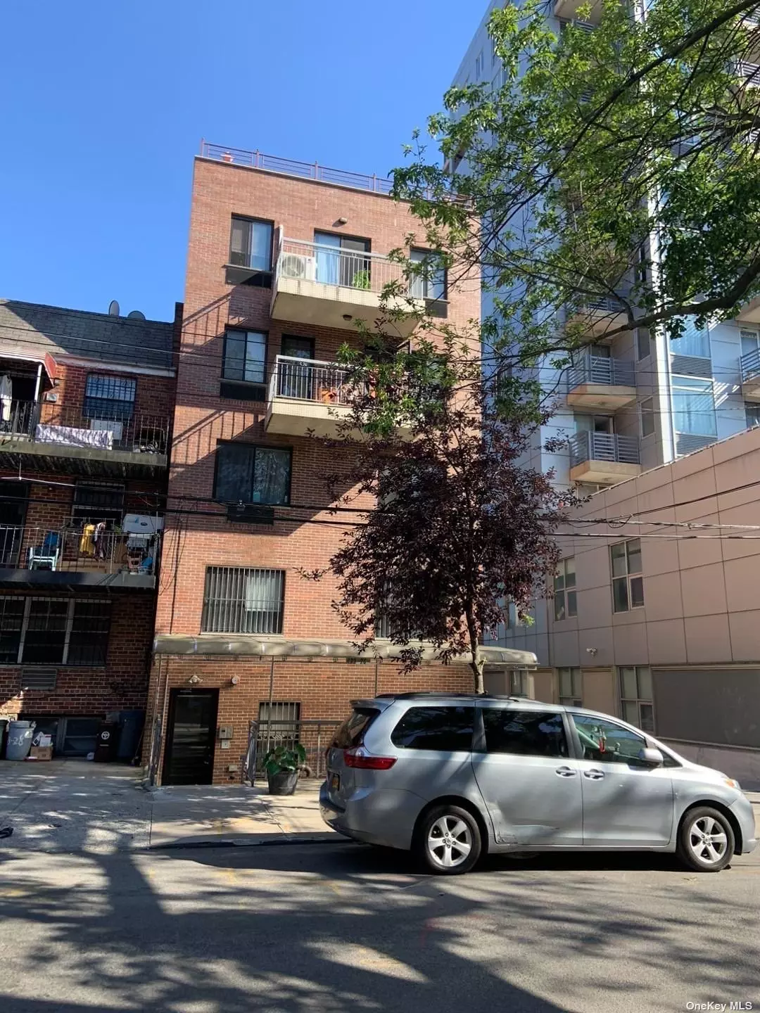 Location! in the heart of Flushing, one block away from Main st, close super market, restaurant, banks, and close to No.7 train station. there are 4 windows in the unit. low maintenance. still low taxes. in good condition. buyers should verify all information during showing.