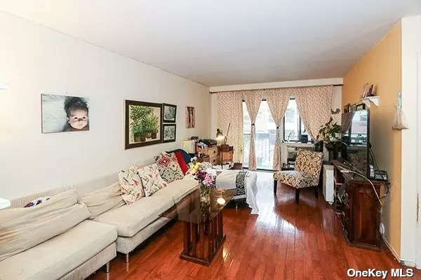 Beautiful Spacious Condo located in the heart of Fresh Meadows with its own parking garage.Washer & Dryer In Unit, Convenient To Shopping & Transportation Bus Q65, Q25, Q34 25Mins To Main St. Relax and entertain indoors and out on the wonderful terrace off the living room. Three generously-sized bedrooms, Master Emsuite. Unit is with a STORAGEROOM. PET FRIENDLY !!! OPEN LAYOUT. A Must See!