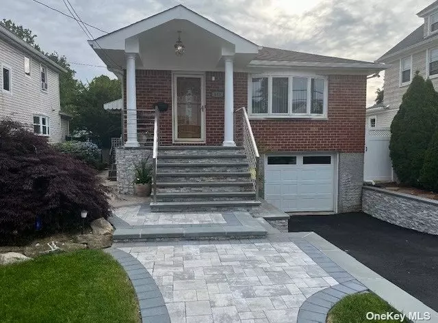 Beautifully Renovated Home Located In Roslyn Heights. Features Master suite with Full Bath, 2 Bedrooms, 2 Full Baths, Living Room, Dining Room, Eat In Kitchen. Full Finished Basement With Separate Entrance. Super Low Tax With Roslyn Schools District. Move In Condition. Close To LIE495, LIRR, Shopping & Restaurant.