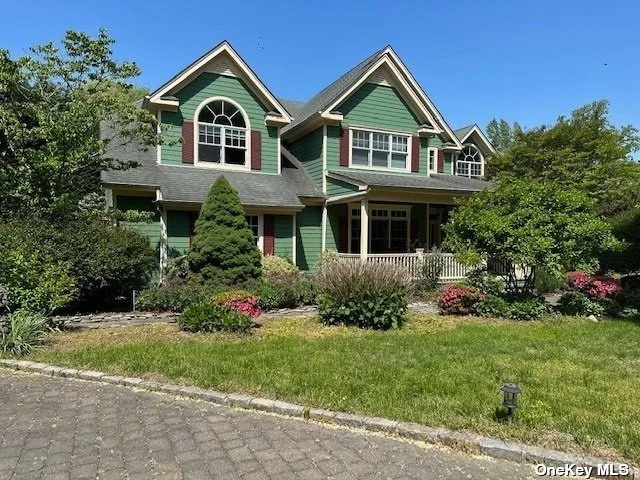 Stunning 5 bedroom 4.5 Bath 2002 Colonial with 4000 Square feet of living space. High Ceiling, Hug Kitchen, Park-like Garden. Quiet and private.