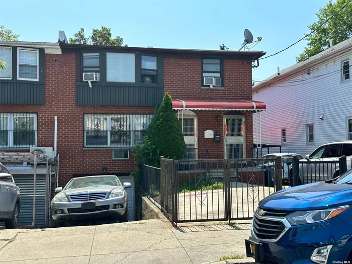 Welcome to downtown Flushing! Great investment opportunity, 2 family house, 2 units in building each one has 3 bedrooms 2 bathrooms, attached garage and very spacious Driveway!! Near to public transportation just 2 blocks away from bus stop Q17, Q25, Q34, walking distance to MTA 7 Train Main street station. Across the street from Kissena Park & walking minutes from Flushing Meadows Corona Park, shopping stores, restaurants, markets, Hospital and schools, a very convenient location as said. MUST SEE!!