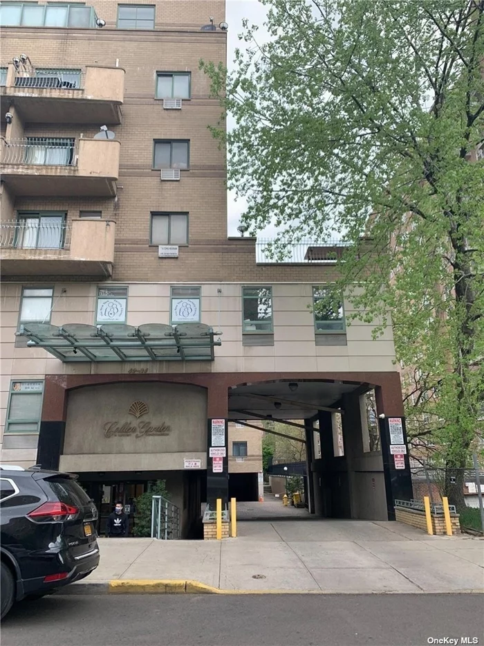 All Info Not Guaranteed, Prospective Tenant Should Re-Verify All Info By Self. In the heart of flushing, Close to Park, Close to Shops, Near Public Transportation..Beautiful 1 bedroom condo.