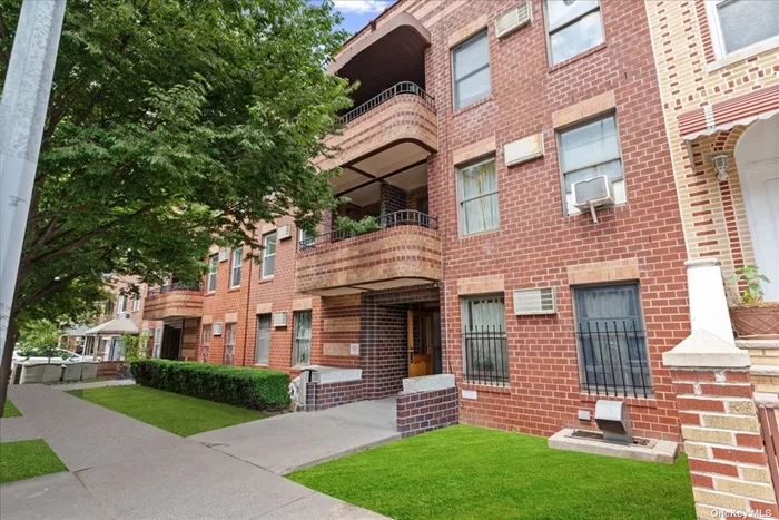 This beautiful condo is located in the Greenwood Heights neighborhood of Brooklyn and is a multi-family building with 4 floors and 20 units. This sundrenched studio is spacious with a separate living room and an area for a bedroom. There is a separate kitchen and hardwood floors throughout. Washer and dryer in unit. The outdoor area allows space for a table and chairs overlooking a tree lined block. Conveniently located near public transportation, shops, and restaurants.