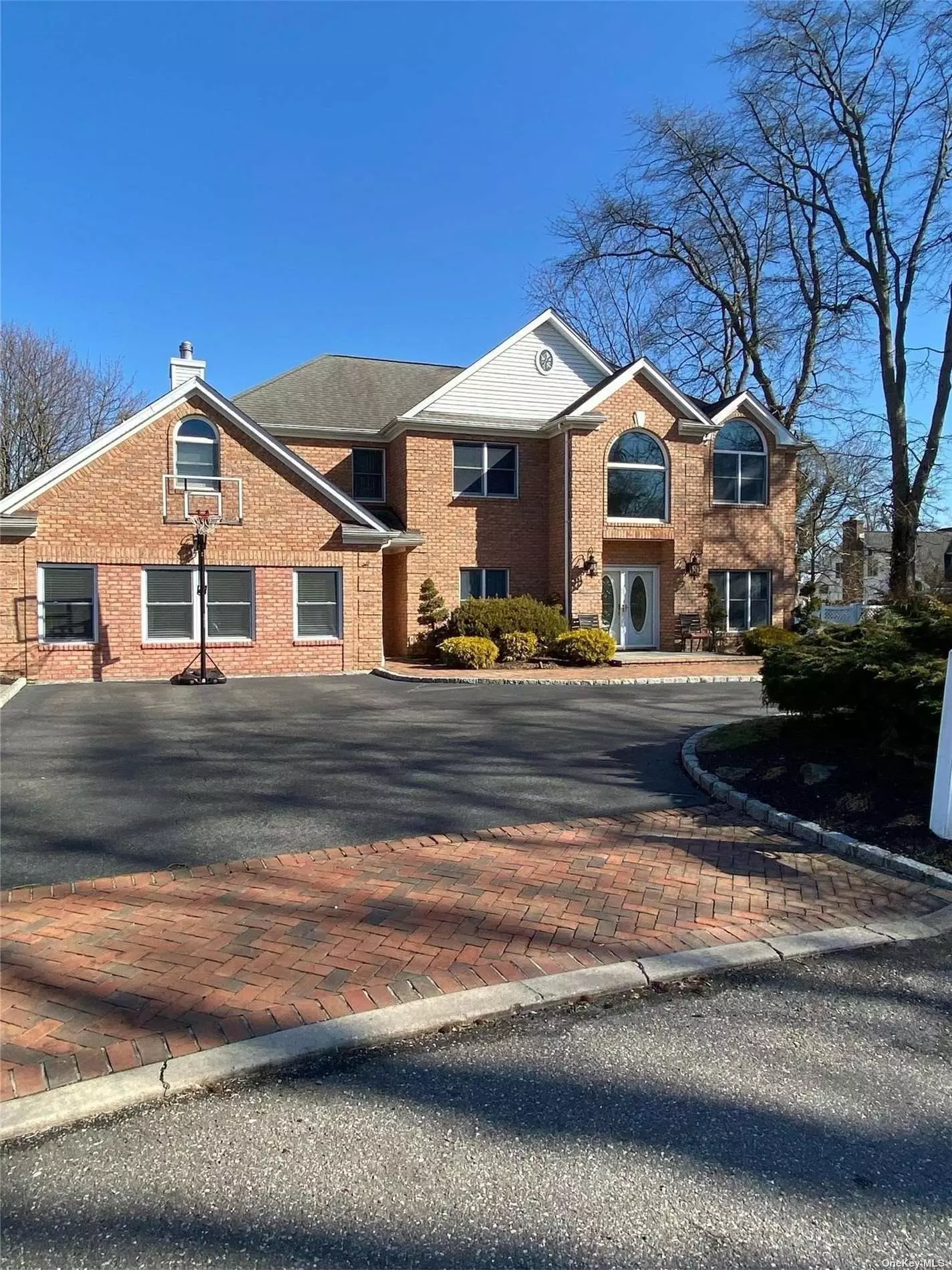Stunning Colonial On Cul-De-Sac W/4Brs, 2.5 Bths, Master Br Suite W/Sep Dressing Room And Marble Bathroom, Eik W/Granite & Ss Appls, Oak Hardwood Flrs W/Wood Inlay And Herringbone Design, Fdr, Lr W/Fpl. All Applicants Thru NTN. One month broker fee, first month rent, one month security due at lease signing.