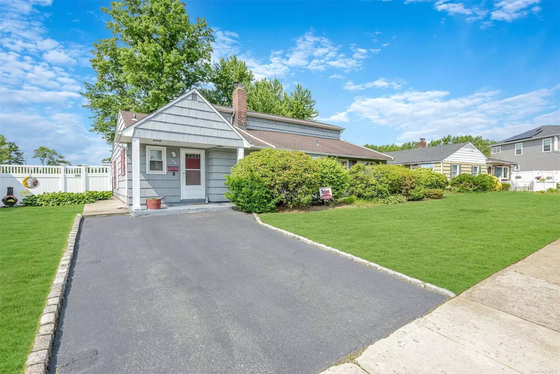 Do NOT miss your chance to own this 5 bedroom expanded ranch in the Southwoods section of Syosset!!! These opportunities do not come up often. Syosset school district and low taxes!