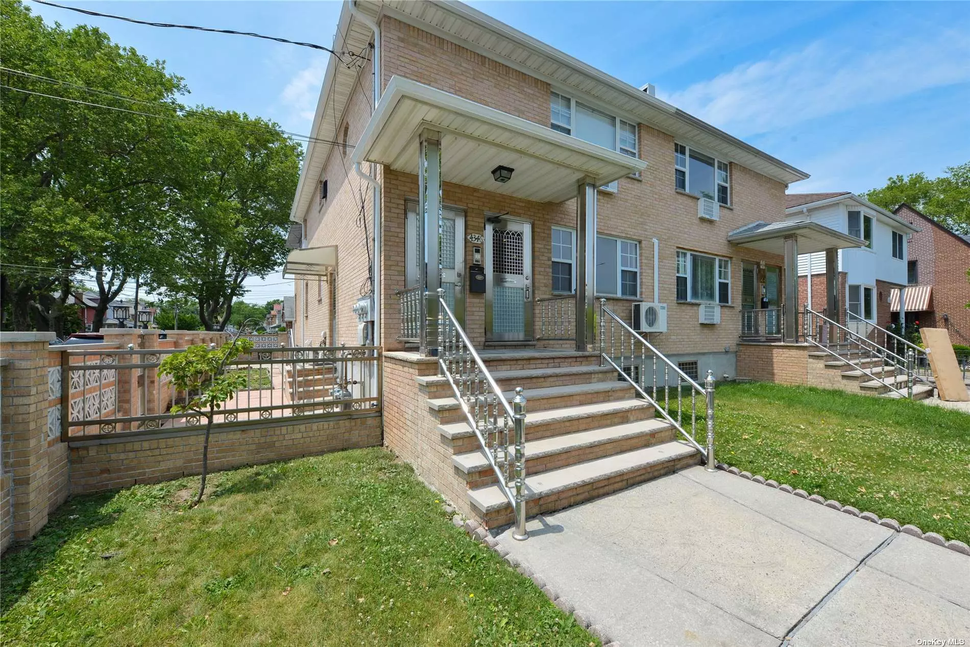 Just arrived- young S/D fully brick 2 family house in prime Auburndale, Flushing neighborhood. This 5 bedroom, 5 full bath home has been well maintained by long time family. Turn key and move in condition. New roof, HW heater, 2 separate boilers, 4 zone heating. Close to buses along Northern Blvd, Auburndale LIRR, shopping, etc.