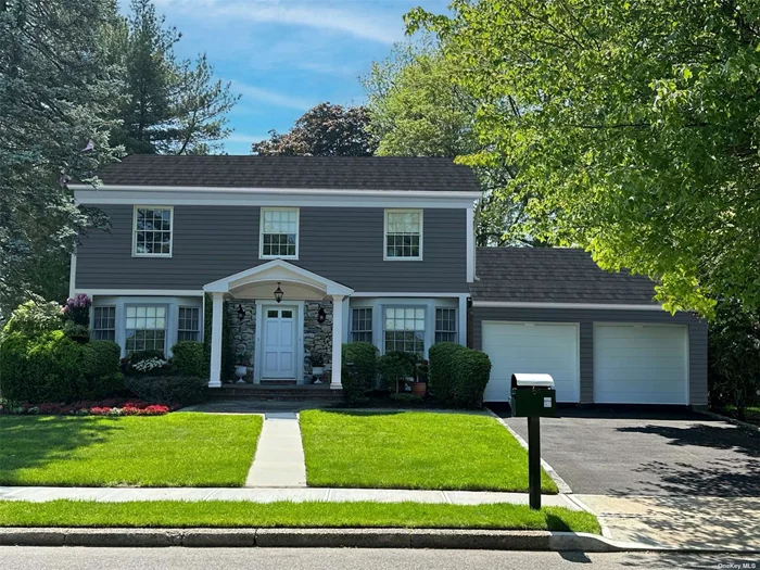 TO BE CUSTOMIZED AND FULLY RENOVATED. ON THE MARKET FOR ONE WEEK ONLY FOR A BUYER TO COME IN AND CUSTOMIZE COMPLETELY INSIDE AND OUT. PERFECTLY SITUATED COLONIAL IN PRIME WOODBURY KNOLLS.