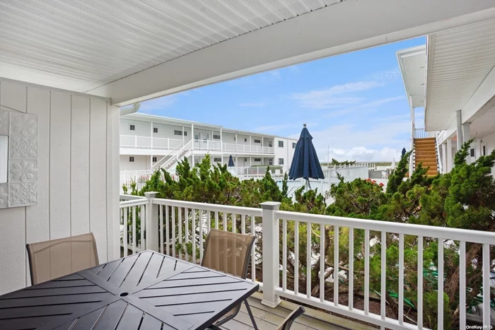 Balcony with pool & beach access