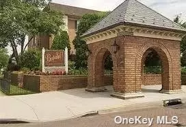 BAYBRIDGE LUXURY CONDO IN A GATED COMMUNITY WITH 24 HR SECURITY, MINT CONDITION, RESORT-STYLE LIVING, UPDATED KITCHEN & APPLIANCES, UPDATED BATHROOMS, 2 BEDROOM, 2 FULL BATH, 1-2-CAR PARKING, PATIO, WOOD FLOOR IN UNIT WASHER/DRYER, LARGE L/R Dining-CLOSET, CLUBHOUSE WITH INDOOR & OUTDOOR POOL, GYM, SAUNA, TENNIS COURT, BASKETBALL & RACQUETBALL COURTS. CONVENIENT LOCATION & CLOSE TO ALL TRANSPORTATION.