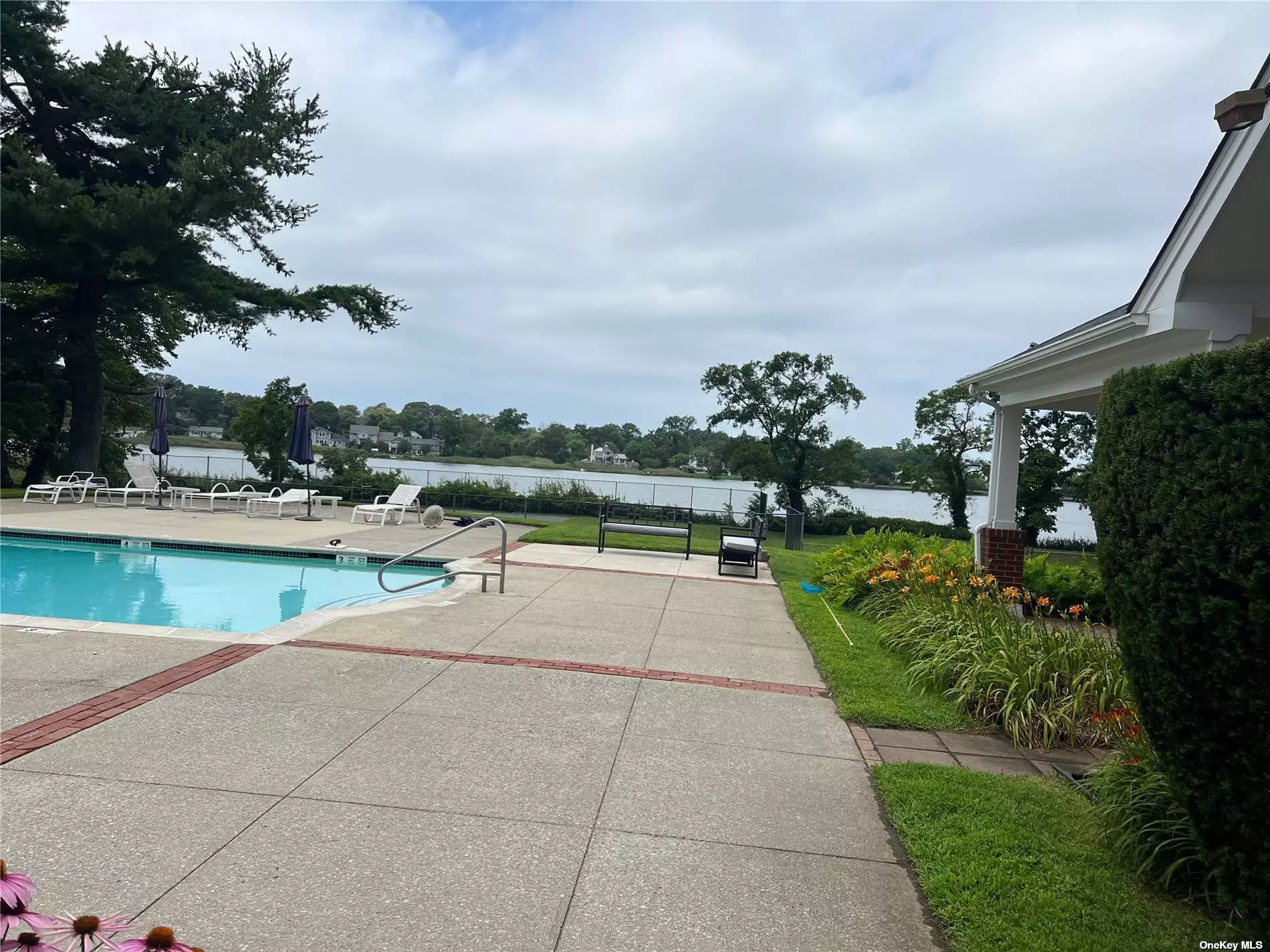 Incredible Waterfront 3 BR 2.5 Townhouse! Country Club Living At It&rsquo;s Finest! Pool, Clubhouse & 3 Tennis Courts! Open/Sunlit Layout - Hampton Feel! Adjacent to Glen Cove Golf Course! Spectacular Waterviews of Dosoris Pond and LI Sound! FABULOUS!