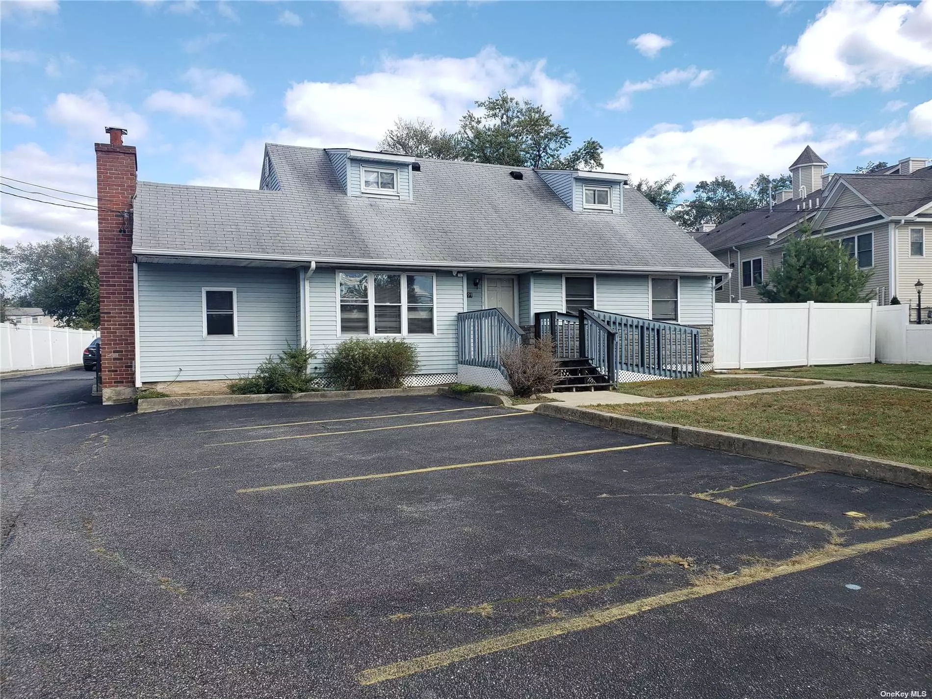 Commercial Property Zoned E Business Currently for Sale Only as an Investment Property. Tenant is Halo Network. Lease Expires July 31, 2025. Current Monthly Rent is $4, 500 until July 31, 2023. From August 1, 2023 to July 31, 2025, Rent is $4, 590/Month and $55, 080/Year. Net Annual Income of $36, 000.