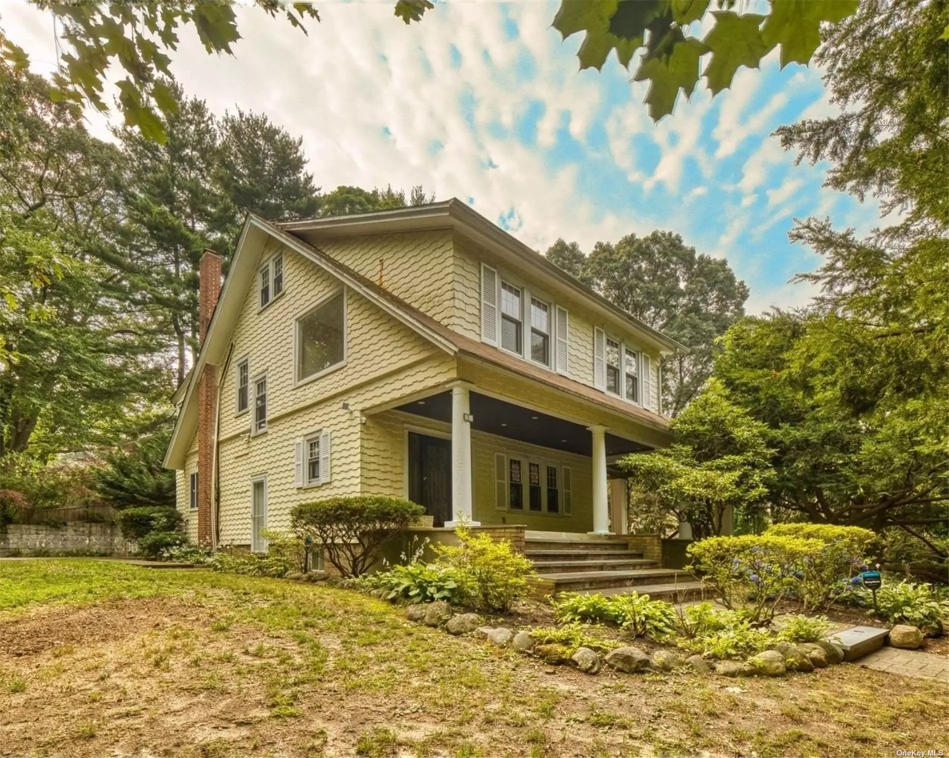 Colonial Style Home. This Home Features 3 Bedrooms, 3 Full Baths, Formal Dining Room, Eat In Kitchen & 1 Car Garage. Centrally Located To All. Don&rsquo;t Miss This Opportunity!