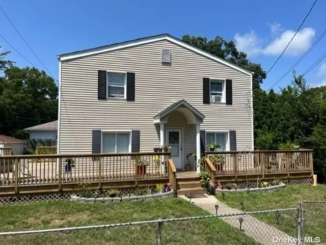 Newly updated & renovated 2 large bedrooms, eat in kitchen, granite countertops, stainless steal appliances, wood floors throughout, living room & full bath. Legal 2 family with all permits. Use of fenced in yard & private entrance w/deck. Like new condition, bright & airy.
