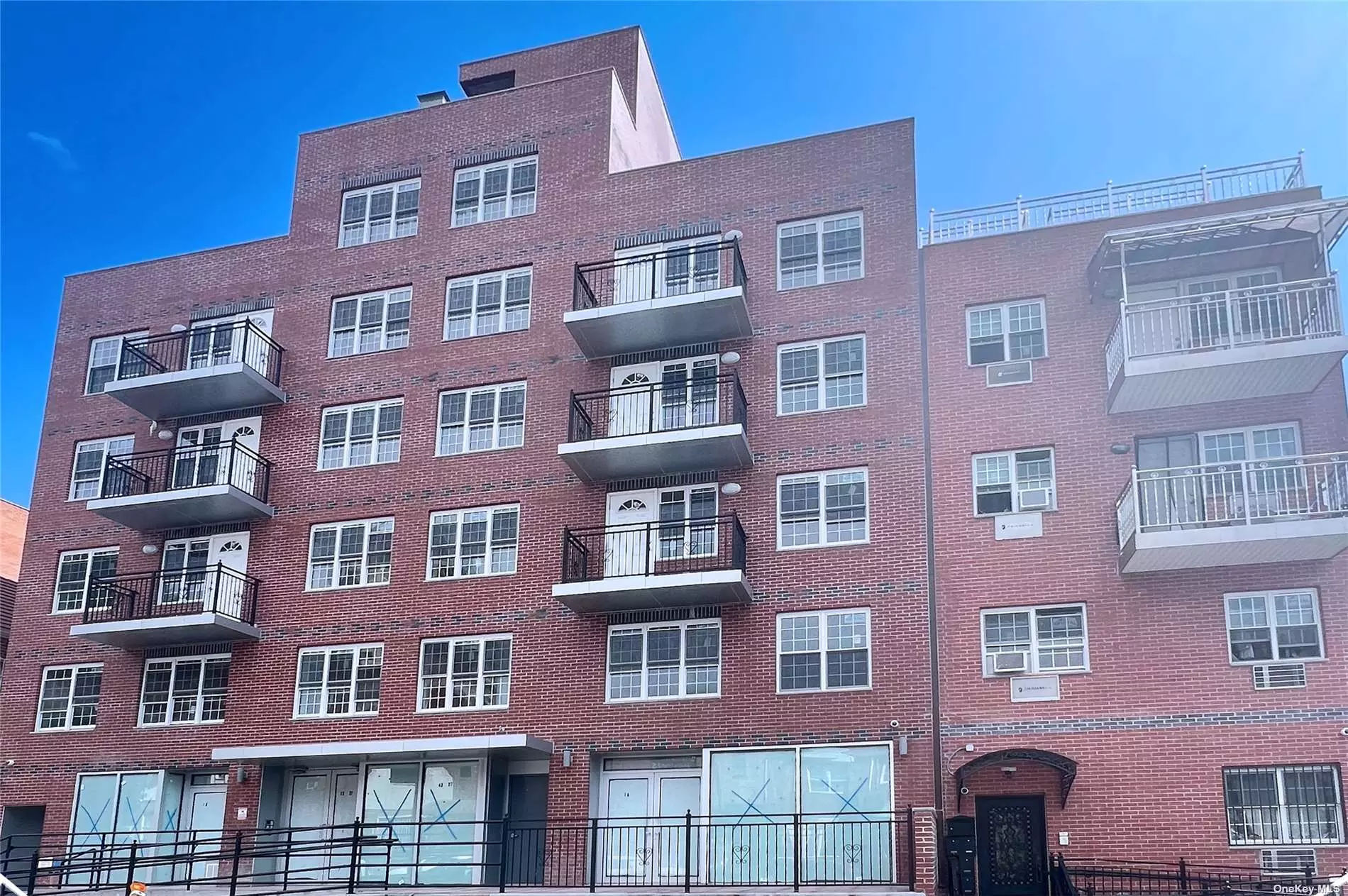 Location, Location, Location, Downtown Flushing, close to all, 10 mins walk to Main St #7 train.
