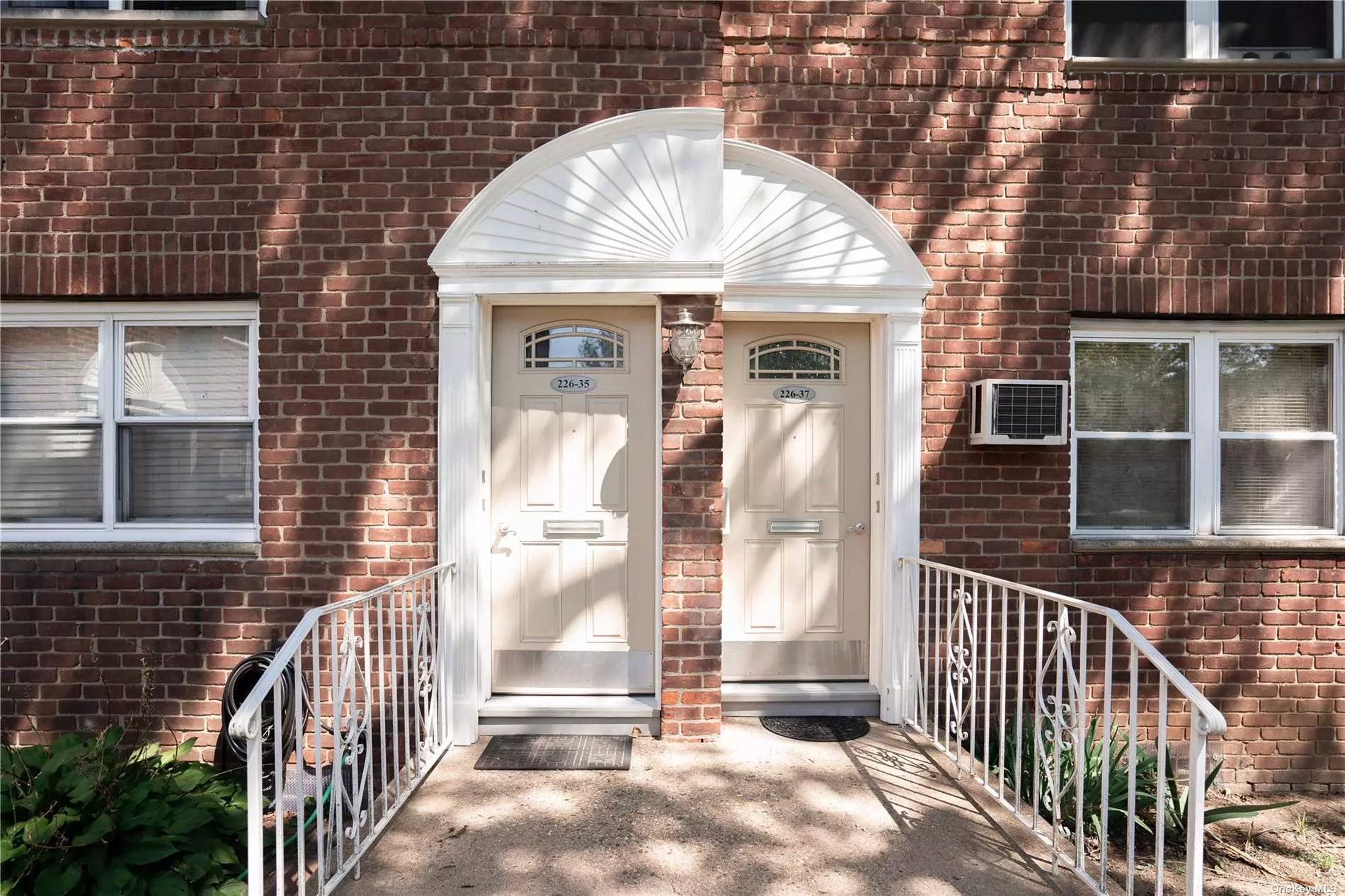 Welcome Home to Alley Pond! This Newly Listed Spacious & Sunny Unit Features Beautiful Hardwood Flooring & Dining Area. Kitchen Features a Washer/ Dryer, Updated Bathroom, 2 Large Bedrooms with Closets & Attic. Near Schools, Shops & Transportation.