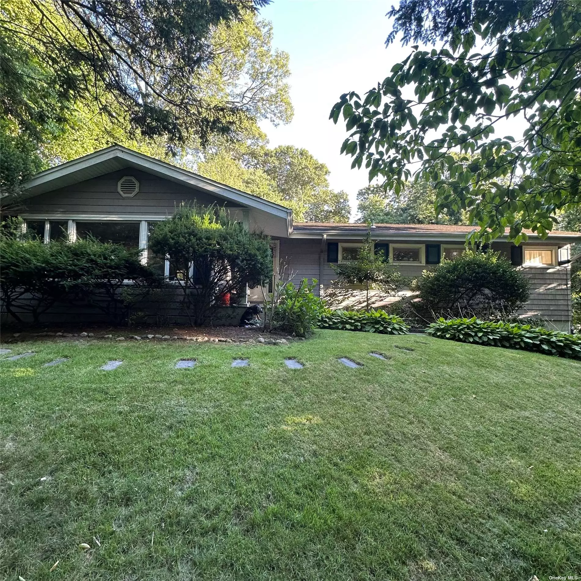 Beautiful Home surrounded in privacy.