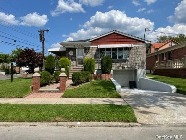 FRESH MEADOWS RENOVATED 3 BEDROOMS 3 FULL BATH CORNER HI RANCH HOME FOR RENT. HOME FEATURES HARDWOOD FLOORS, CENTRAL A/C, RENOVATED BATHS, FINISHED BASEMENT. SPACIOUS GATED BACKYARD. SITUATED CLOSE TO SHOPPING, SCHOOLS, TRANSPORTATION & HOUSES OF WORSHIP!!!