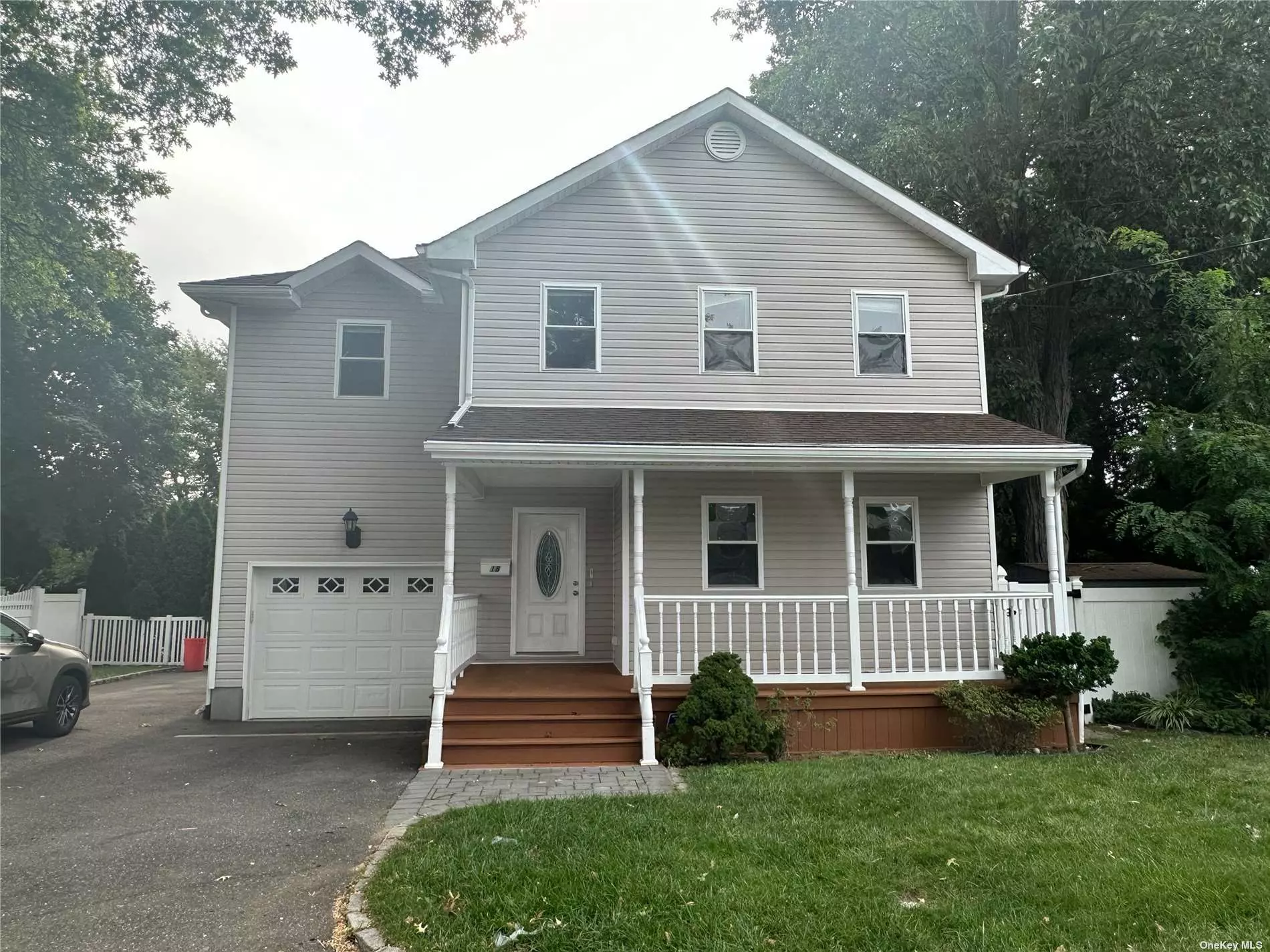 Newly Renovated, Whole House For Rent. Hardwood Floor Throughout Central Air And Heat. Master W/ Full bath W/ Jacuzzi. 3 Bedrooms, Full Bath. All new Appliances .close to city center, close to school.