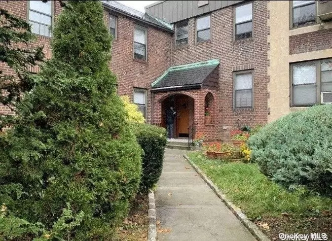 Cozy 1 Bedroom condo for sale in Astoria Heights. Convenience location!. Close to school, park, bus station and much more. Maintenance includes water and heat. Assessment fee $23.46/mo. Great school, PS 2 Alfred Zimberg and IS 141 the Steinway. Extra storage space in the basement.
