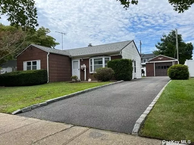 Cozy Exp. Ranch situated on quiet mid-block in Plainedge SD#18, blacktop driveway w/Belgium blocks, cement walkway, exterior shingle w/leaders & gutters, LR w/wall-to-wall carpeting, front extension large MBR w/wall-to-wall carpeting, 2nd BR, large walk-in closet, Full Bath w/ceramic tile, all Andersen windows, oil heat, new 275 gallon above ground enclosed oil tank, 100 amp electric, roof 10 years old stripped to sheathing, det. 1.5 car garage w/electric garage door opener, covered patio, priv. fenced backyard, convenient to all transportation & shopping.