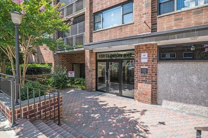 Sponsor Unit, NO board approval needed. spacious well maintained large studio apartment. large walk in closet for storage. dividing wall creates dining, living and sleeping areas. close to LIRR, public transportation, shopping, restaurants, Winthrop and the courts. live in super and laundry on each floor.