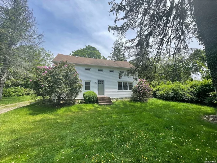 Beautiful Antique Historian in St. James- Natural Lights Streaming through w Hardwood Floors and a beautiful backyard. Spacious Rooms and Main Suite. Plenty of Parking w a 1 Car Detached Garage. Close to Stony Brook, LIRR, Shops and Eateries.