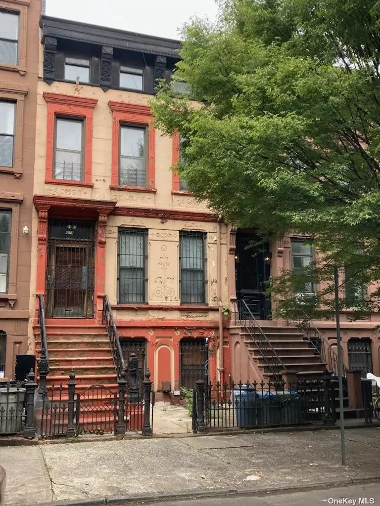Great investment property in the Bed-Stuy area. Each unit in this lovely 2 family consists of 3 bedrooms, 1.5 baths, hardwood floors throughout, a brick finish, huge kitchen, dining area and living room. House need some updating.