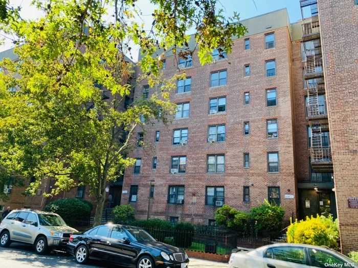 Welcome to this spacious two bedroom unit in Jackson Heights. All the rooms has windows and has plenty of sunlight. Lots of closet space and laundry in the basement. Great location and a quick walk to the 7 train. Close to school, stores and supermarkets.