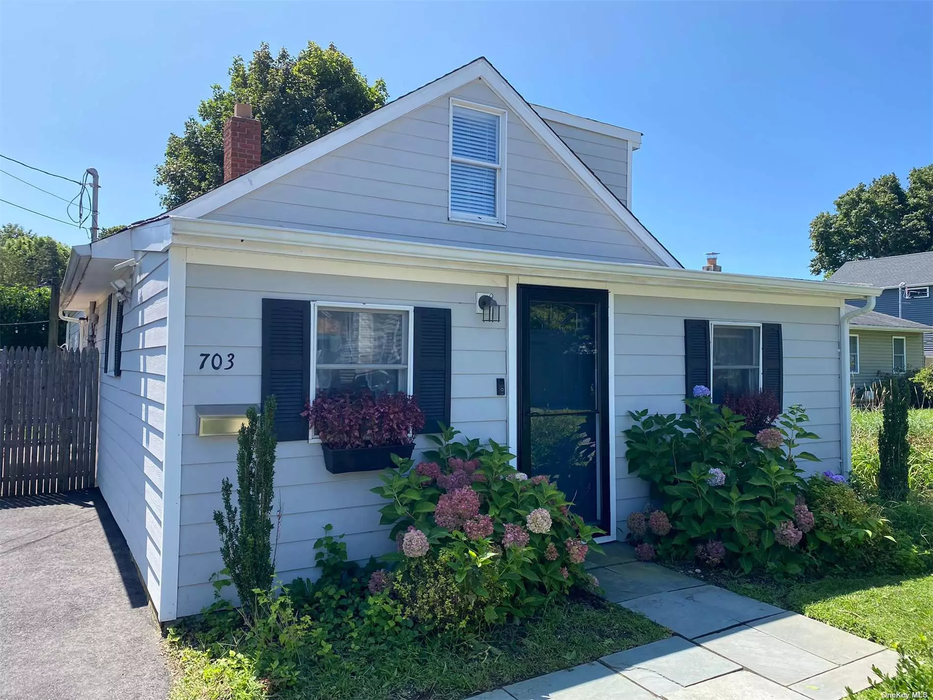 Year Round Rental near all that Greenport has to offer. Walking Distance to Peconic Bay and 6th St Beach, Greenport Village Shops, Restaurants, the LIRR & Shelter Isl Ferry.  Must See!
