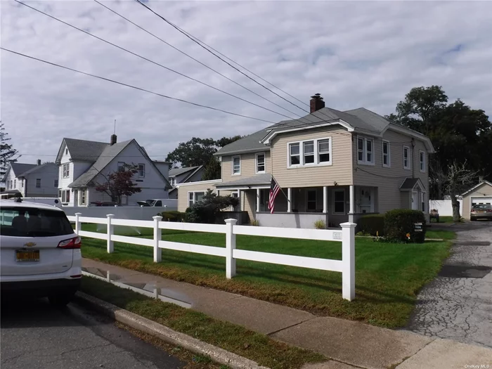 2nd Floor In 2 Family House. Entry, Formal Dining Room, Living Room, Eat In Kitchen, 2 Bedrooms , Office/ Den . Walking Distance To Railroad LIRR, Close To Shops, Parkway And Transportation.