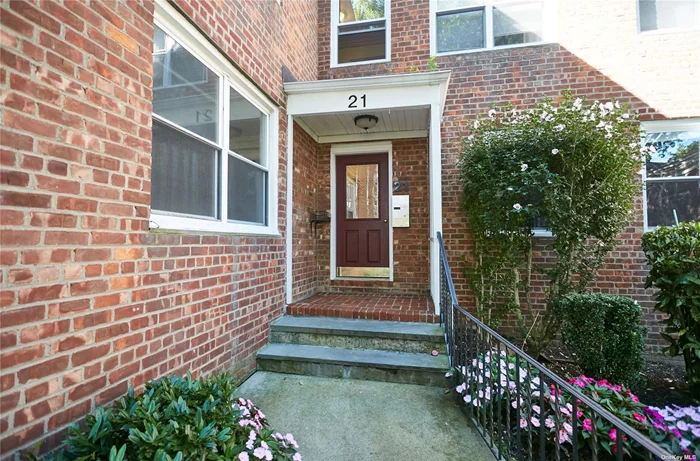 Beautiful, first floor, one bedroom apartment in Roslyn Gardens in the hearts of Roslyn Heights. This apartment is nestled in a private enclave and designated for renowned Roslyn school district, beautiful private, scenic park like settings and features, hardwood floors and high hats throughout.  Laundry room right next door with new washer and dryer.  Parking spot is not included and there is a waiting list. There is also a municipal parking. Close to LIRR, buses, shopping, fine dining, and etc.,  Board requirement for the down payment is 20%.