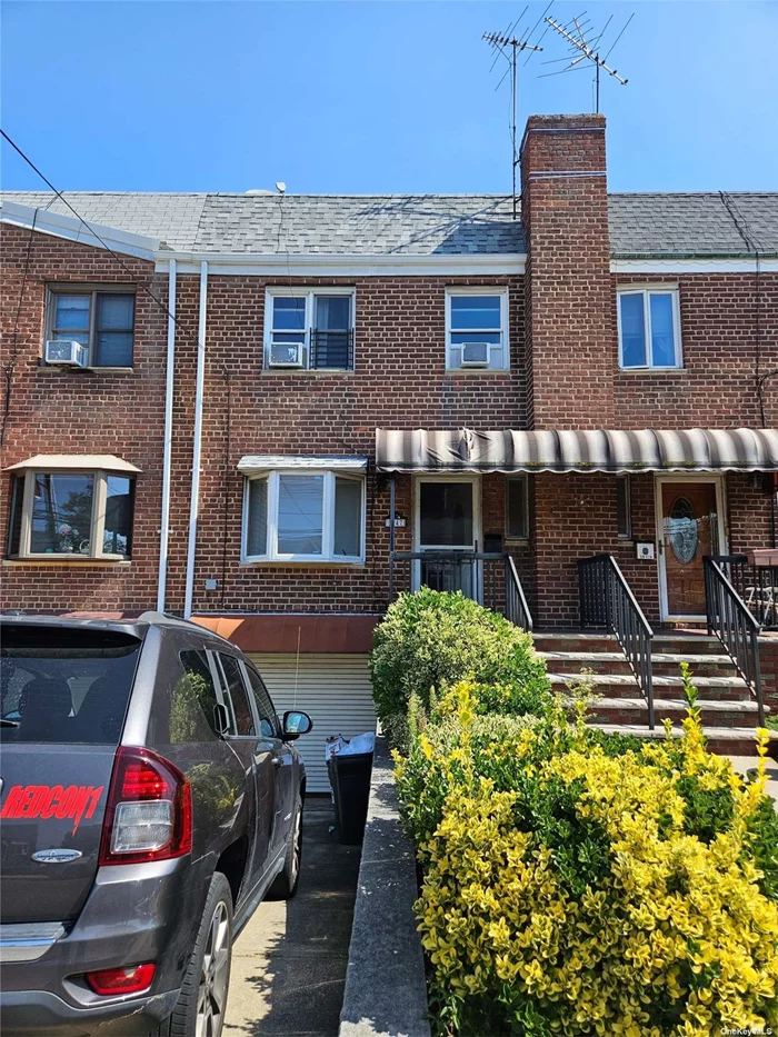 This renovated townhouse has TWO full baths and three large bedrooms. The door from the dining room leads to a Trek deck with steps to the private rear yard. OLofHope school nearby and buses and shopping on corner. Quiet street woth well maintained grounds and homes. Ideal location.