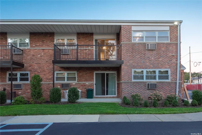 Conveniently located 1 Bedroom, 1 Bath, 2nd floor apartment in the heart of Farmingdale! Entry hall, Living room, Dining Area, Kitchen, Balcony! Access gate to westbound train. Assigned parking, Laundry room in building. Subject to board approval.