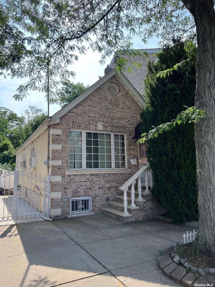 Handyman special! This detached 1 family home nestled upon 70th Street in Middle Village needs you TLC. 4 rooms, 2 bedrooms, 1 full bath, unfinished basement, 1 car detached garage used for storage yard, Great location.