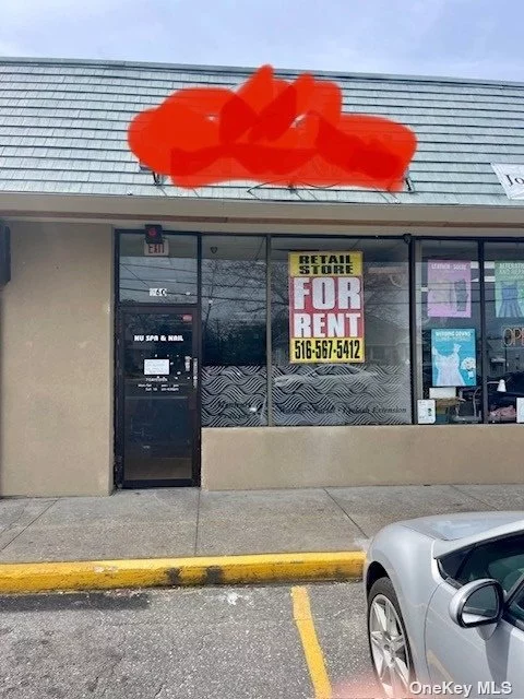 Store for rent in busy shopping center. Head in Parking. retail or office ( no food or wet store use permitted) Join - Beverage, card, gift, smoke, variety, cleaners & nail salon. The store will have new HVAC unit.