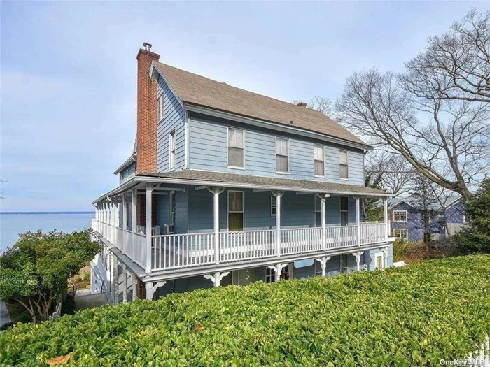 Historic water view apartment building with fab views of Hempstead Harbor. Totally renovated, sunny, spotless 2nd floor apartment. Charming details throughout. Walk to beach, village, shopping.