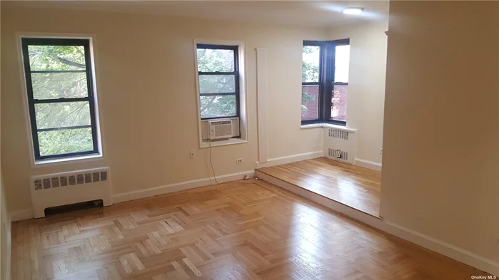 Location, Location, Location! Newly Renovated Studio Apartment, Stainless Steel Appliances, Hardwood Floors, Kitchen & Bath w/ Windows,  Perfect Location right to The Kennedy House,  Close to Shops, Subway & Shopping- Pet Friendly