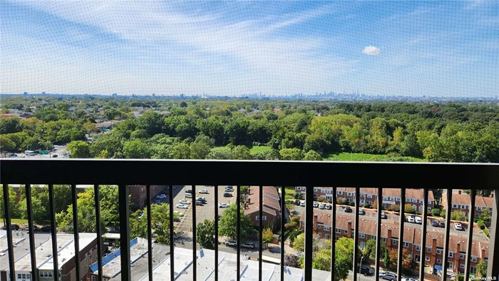 Rare Find , Luxury Bay Club Condo , High Floor. 3 bedroom Deluxe Corner Unit , 2 bathrooms , Dining Room, Pvt. Terrace with Amazing Unobstructed Views of NYC Skyline, Water and Bridges..24 Hr. Doorman, 24 Hr. Security, Gated Community,      Year Round Swim & Fitness Center with hot tub, Racquetball, Pickle Ball + Tennis, on-site Shopping Arcade W/ a Restaurant, Dry Cleaners, Beauty Salon, Convenience store, Movie Theater Plus so much more. Close to all shopping + Transportation. The View makes this apartment the most desirable, so bring your checkbook and Transform this Rare 3 Bedroom corner unit into one of the most spectacular condos in the city, Make it your dream home, so many possibilities .
