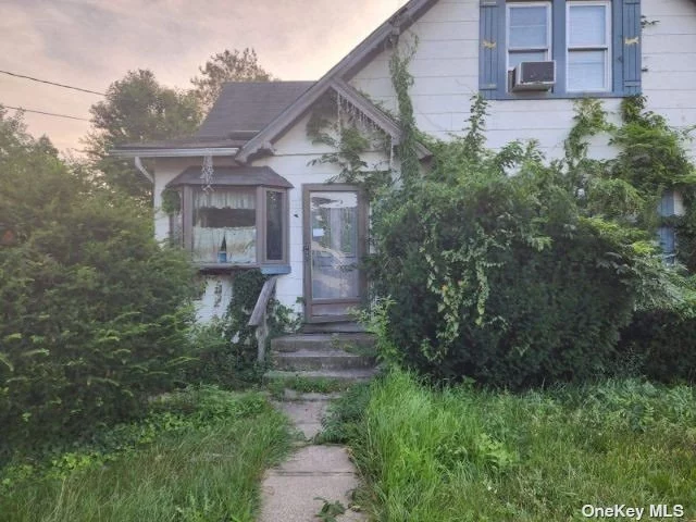 Non-Approved Short Sale. Sold As Is. Needs Significant Renovations. Information In The Listing Is Provided As A Courtesy. Agent & Buyer Should Verify All Information And Not Rely On Contents Herein.