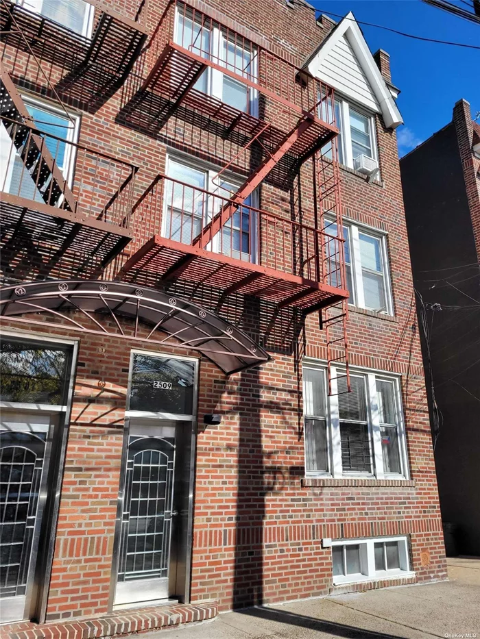 Large 6 unit-family building with partially finished basement located in the prime Ditmars location. Brick/stucco facade, and well-kept building. No Violations. All 6 units have been renovated. Very close to the Astoria Blvd subway, and Astoria Park.