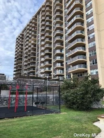 Towers at Waters Edge, Americana Bldg, 2Bdr, 2 BTH with Terrace, 6 Floor Magnificent Water Views, Amenities on premise: Pool, Tennis, Playground, 24 HR Doorman, Underground parking, Clubhouse, shoippes, Clubroom Walk to shopping, Bus and schools, houses of worship. Many xtras!!!