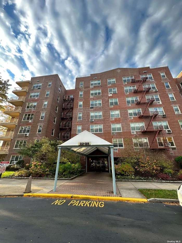 welcome to this beautiful, bright and sunny unit.This unit features 2 bedrooms, eat-in Kitchen, huge living/dining room and 1bathroom.Very high cilling, plenty of natural light and lots of closet space.Close to Bay Terrace mall, park, schools.LIRR....Easy access to Q13/QM2/QM32 Buses