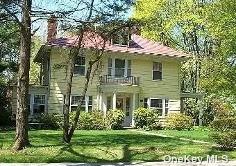 A Ideal property that offers a blend of historic charm and modern amenities. A Colonial-style home located downtown with waterfront access, proximity to shops a movie theater, restaurants, and beaches sounds incredible appealing. This property also boasts a fireplace and hardwood floors, it adds to the cozy and traditional feel while ensuring a touch of elegance.